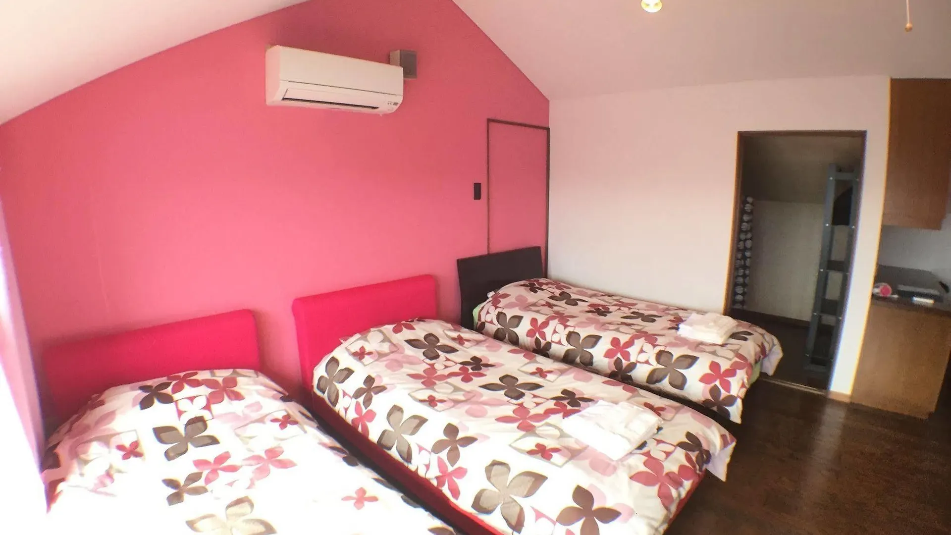 **  Bourgeois - Women Only Hotel Osaka Japan